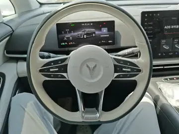 2025 Voyah Dreamer с пробегом 33 500 км