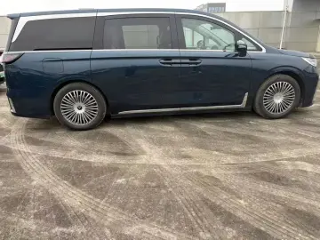 2025 Voyah Dreamer с пробегом 9 000 км
