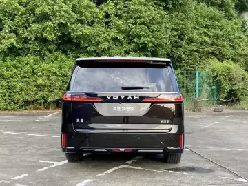 2025 Voyah Dreamer с пробегом 37 000 км