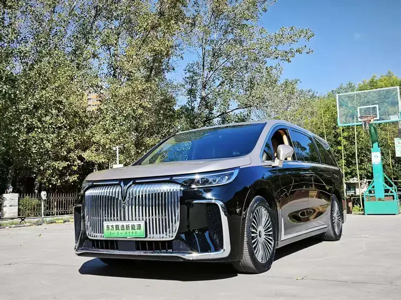 2025 Voyah Dreamer с пробегом 26 000 км