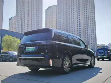 2025 Voyah Dreamer с пробегом 26 000 км