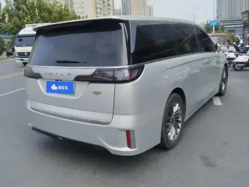 2022 Voyah Dreamer с пробегом 115 000 км
