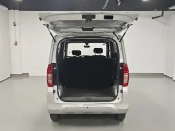 2025 Wuling Wuling Zhiguang NEV с пробегом 41 000 км
