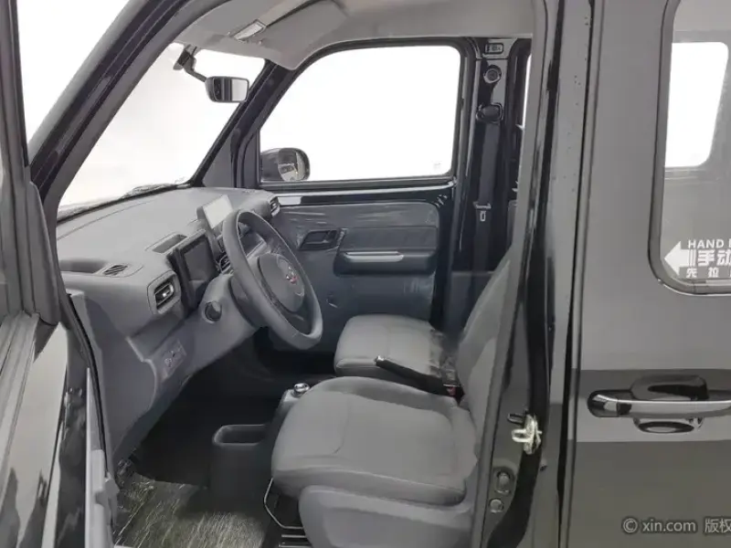 2025 Wuling Wuling Zhiguang NEV с пробегом 6 800 км