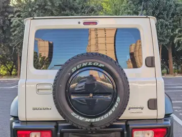 2025 Suzuki Jimny с пробегом 8 000 км