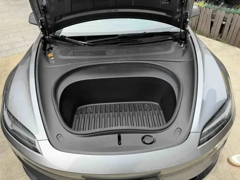 2025 Tesla Model 3 с пробегом 41 000 км