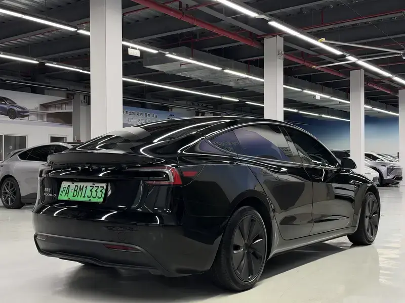 2023 Tesla Model 3 с пробегом 41 000 км