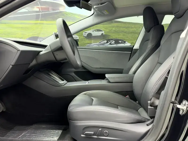 2023 Tesla Model 3 с пробегом 41 000 км