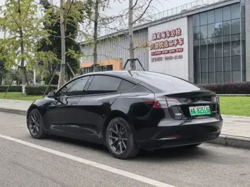 2022 Tesla Model 3 с пробегом 80 000 км