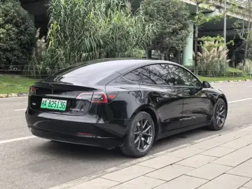 2022 Tesla Model 3 с пробегом 80 000 км