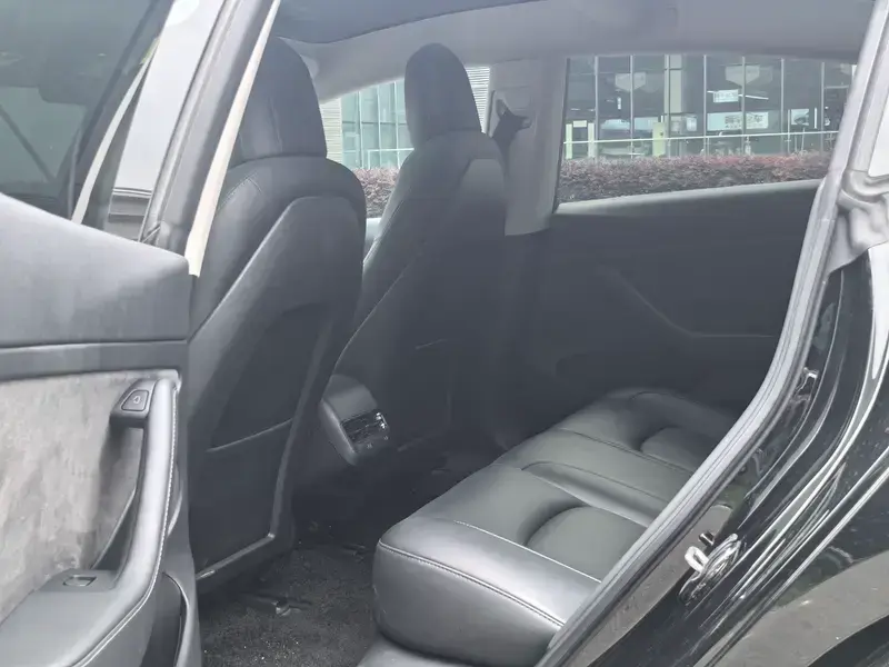 2022 Tesla Model 3 с пробегом 80 000 км