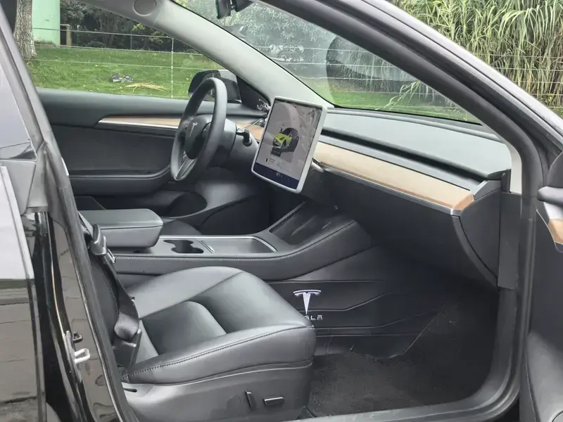 2022 Tesla Model 3 с пробегом 80 000 км