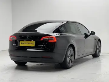 2022 Tesla Model 3 с пробегом 65 800 км