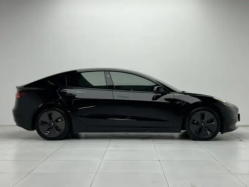 2022 Tesla Model 3 с пробегом 65 800 км