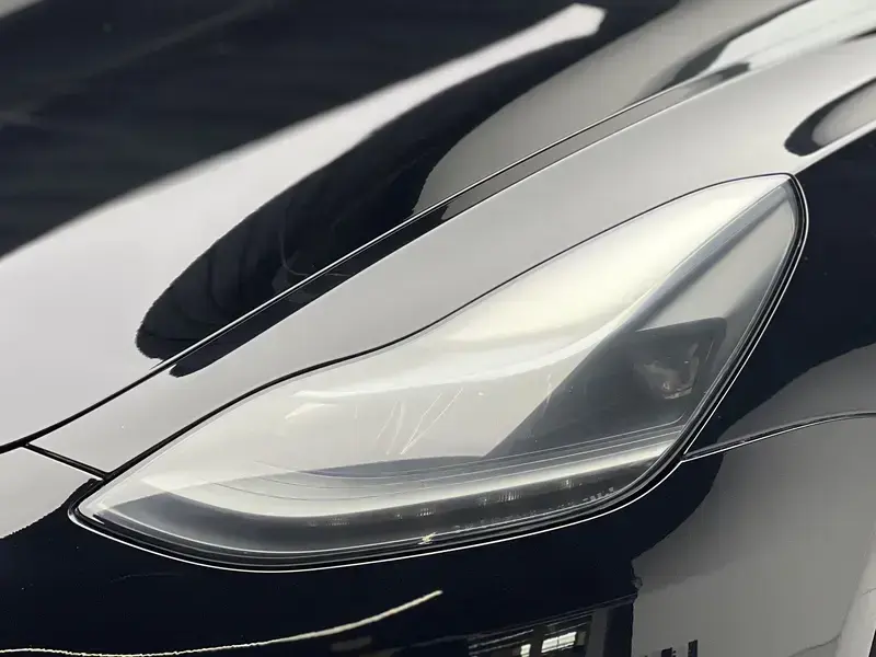 2022 Tesla Model 3 с пробегом 65 800 км