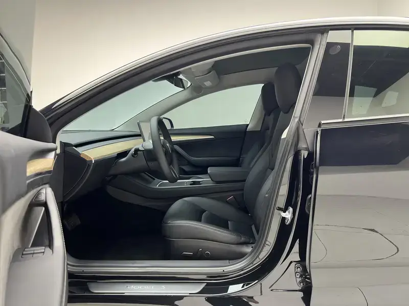 2022 Tesla Model 3 с пробегом 65 800 км