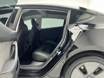 2022 Tesla Model 3 с пробегом 65 800 км