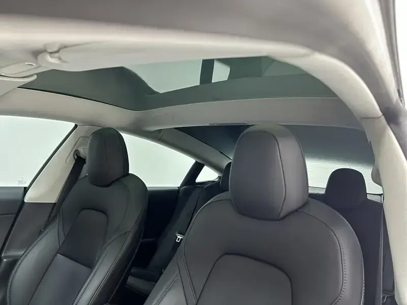 2022 Tesla Model 3 с пробегом 65 800 км