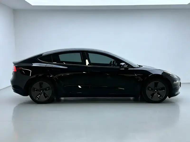 2021 Tesla Model 3 с пробегом 69 200 км