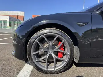 2022 Tesla Model 3 с пробегом 59 000 км