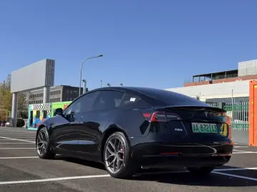 2022 Tesla Model 3 с пробегом 59 000 км