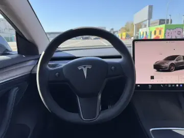 2022 Tesla Model 3 с пробегом 59 000 км