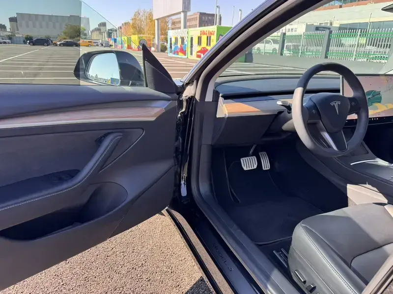 2022 Tesla Model 3 с пробегом 59 000 км