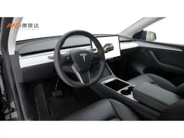 2024 Tesla Model Y с пробегом 19 000 км