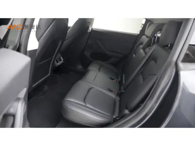 2024 Tesla Model Y с пробегом 19 000 км