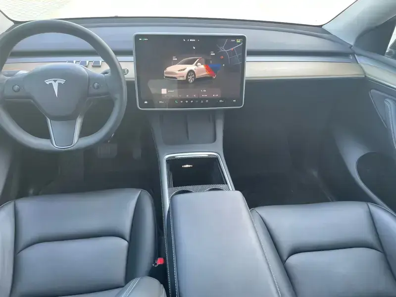 2023 Tesla Model Y с пробегом 41 000 км