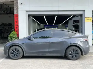 2024 Tesla Model Y с пробегом 52 000 км