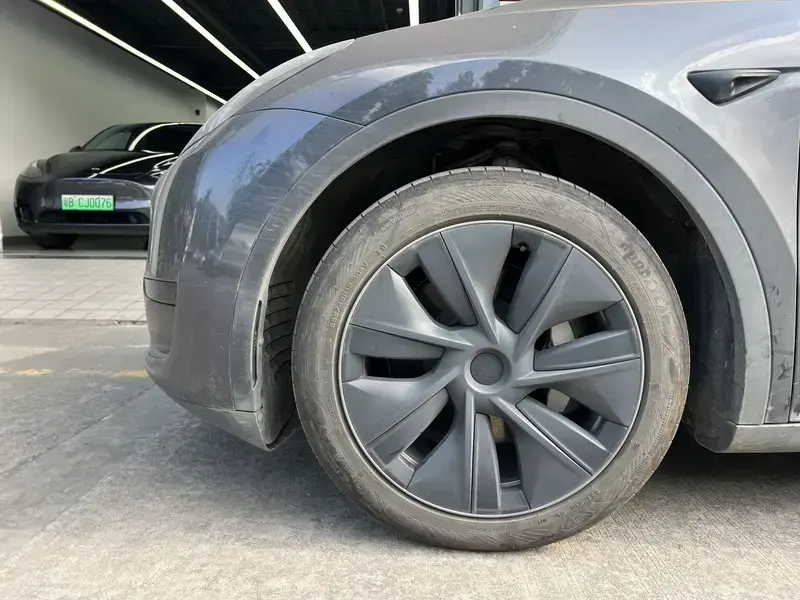 2024 Tesla Model Y с пробегом 52 000 км