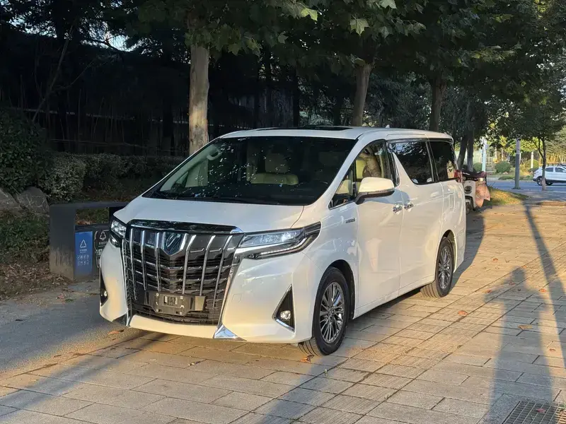 2021 Toyota Alphard с пробегом 123 000 км