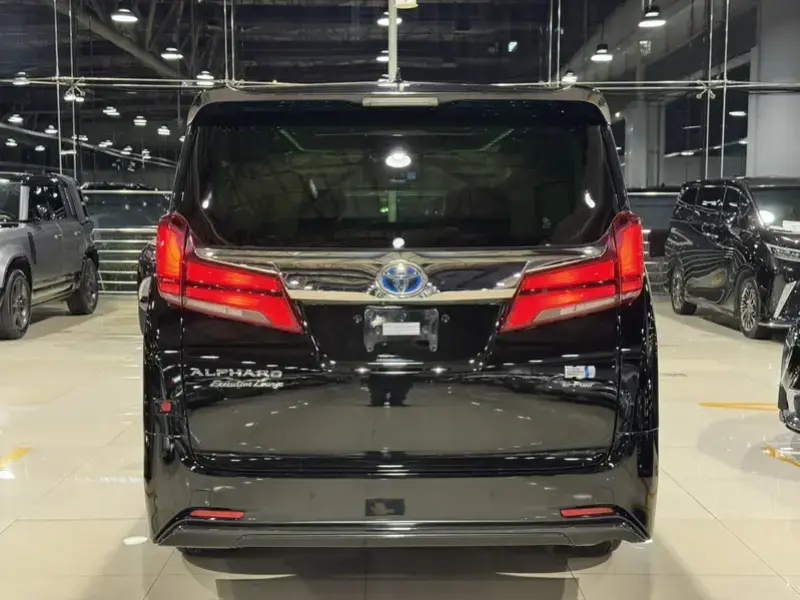 2021 Toyota Alphard с пробегом 261 000 км