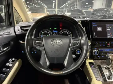2021 Toyota Alphard с пробегом 261 000 км