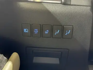 2021 Toyota Alphard с пробегом 261 000 км