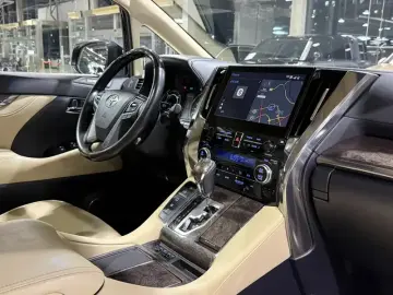 2021 Toyota Alphard с пробегом 261 000 км