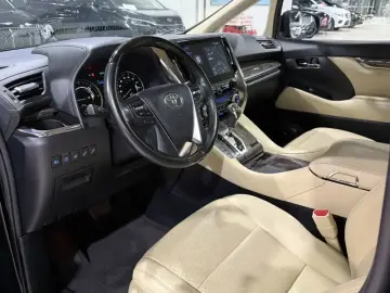 2021 Toyota Alphard с пробегом 261 000 км
