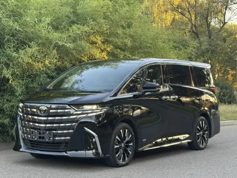 2023 Toyota Alphard с пробегом 49 000 км