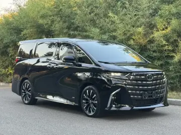 2023 Toyota Alphard с пробегом 49 000 км