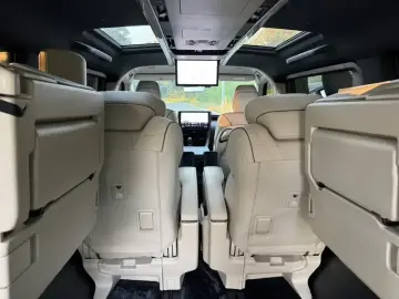2023 Toyota Alphard с пробегом 49 000 км