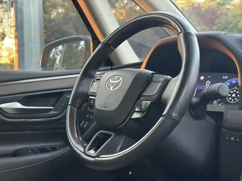 2023 Toyota Alphard с пробегом 49 000 км