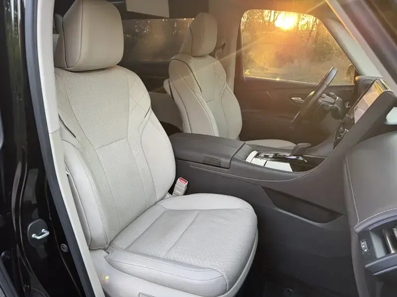 2023 Toyota Alphard с пробегом 49 000 км