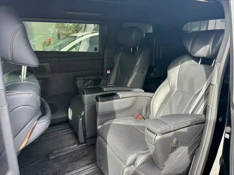 2025 Toyota Alphard с пробегом 46 000 км