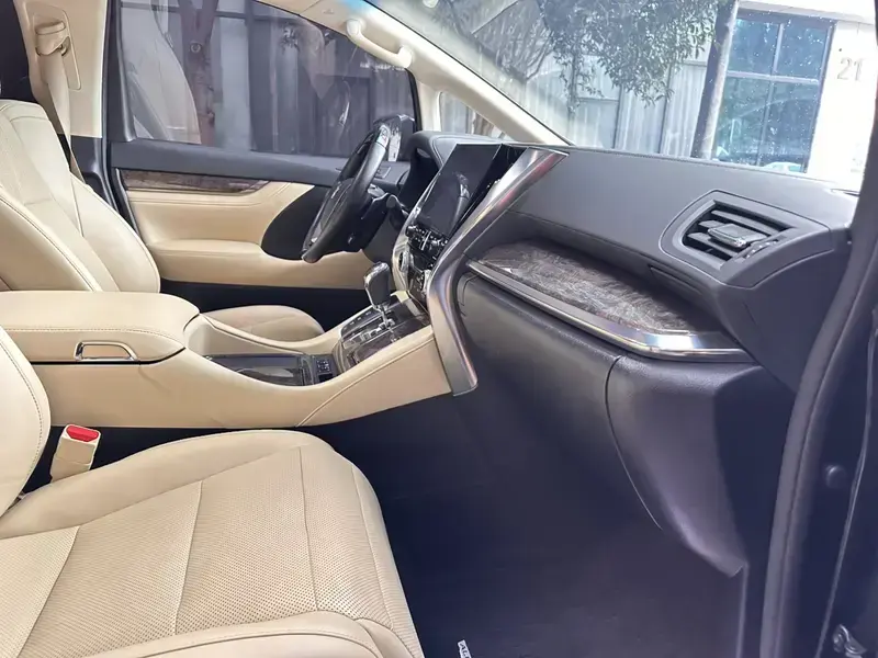 2021 Toyota Alphard с пробегом 169 000 км