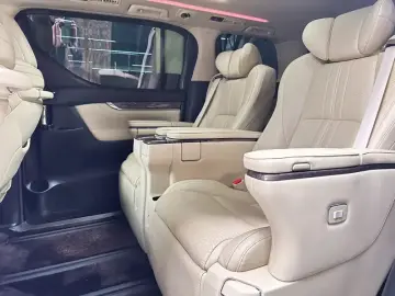 2021 Toyota Alphard с пробегом 169 000 км