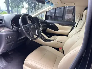 2021 Toyota Alphard с пробегом 169 000 км