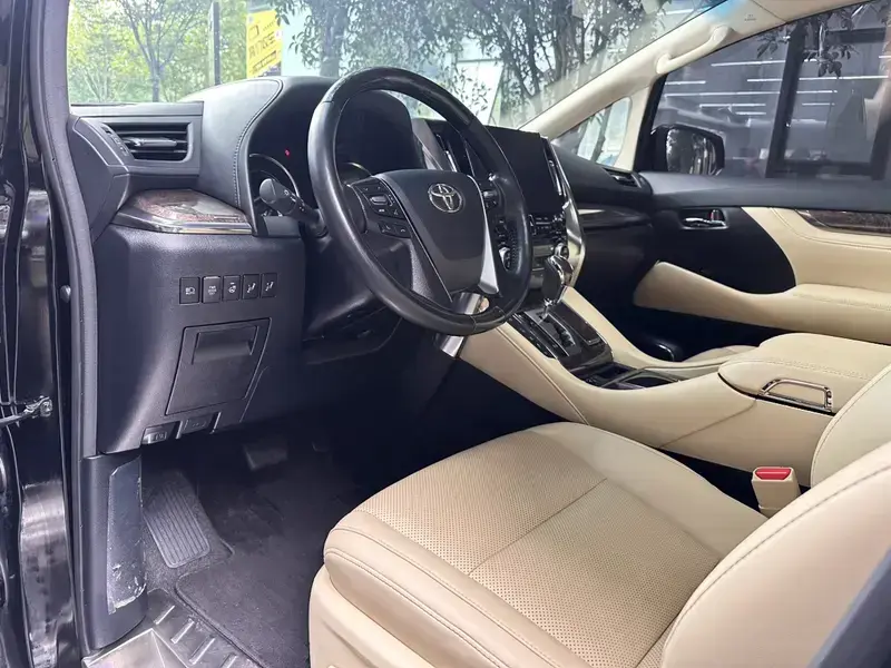 2021 Toyota Alphard с пробегом 169 000 км