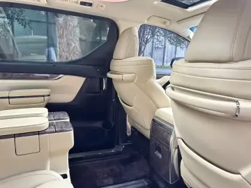 2021 Toyota Alphard с пробегом 169 000 км