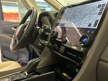 2023 Toyota Alphard с пробегом 50 000 км